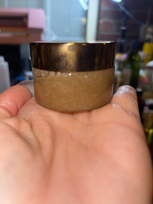 Moisturizing exfoliating lip scrub