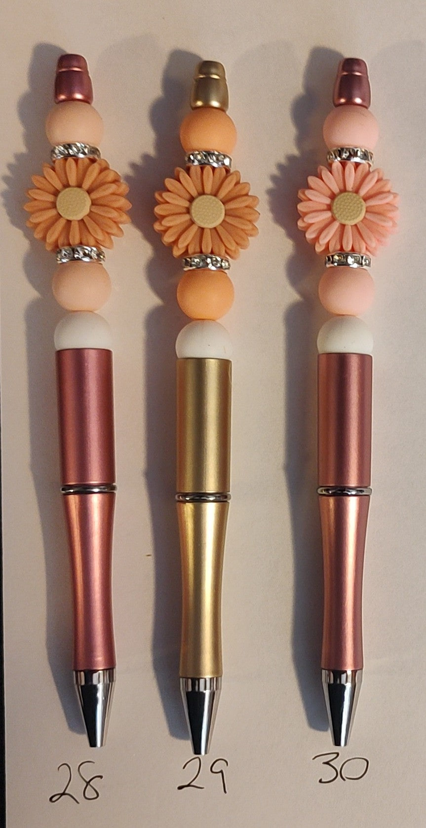 *BEADED DAISY PEN